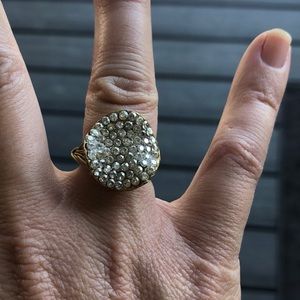 Druzy ring White stones & gold wire band. Size 6